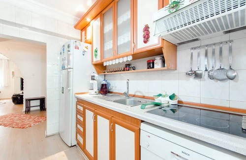 Konak Villa | Flowering Family House in İzmir