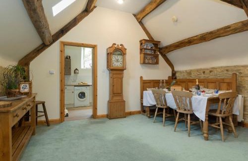 Rendcomb House | Flowers Barn