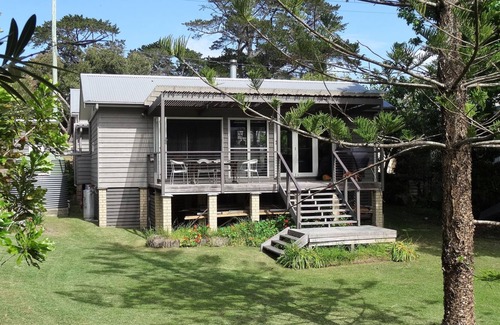 Catherine Hill Bay House | Flowers cottage, Catherine Hill Bay