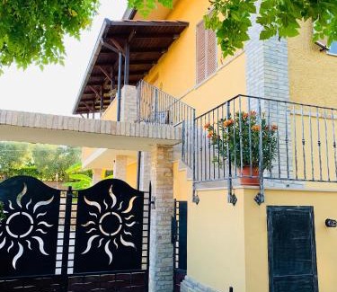 Miglianico House | Flowery House