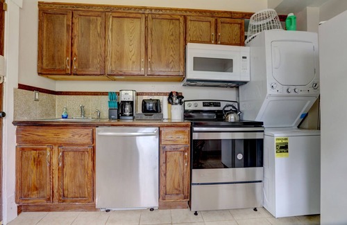 Shelby Park House | Floydwood Entire · Entire Building 14BD 4BA Victorian Area Downtown