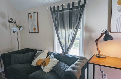 Flushing Apartment | Flushing Centennial Farmhouse,Apt B-Fully stocked