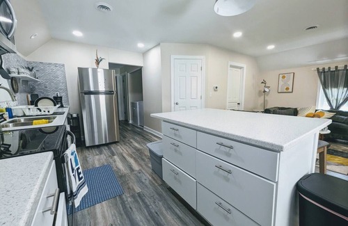 Flushing Apartment | Flushing Centennial Farmhouse,Apt B-Fully stocked