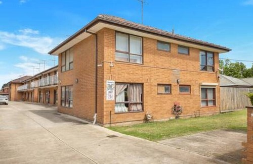 Melbourne Apartment | Fly Around Town in Pocket Rocket