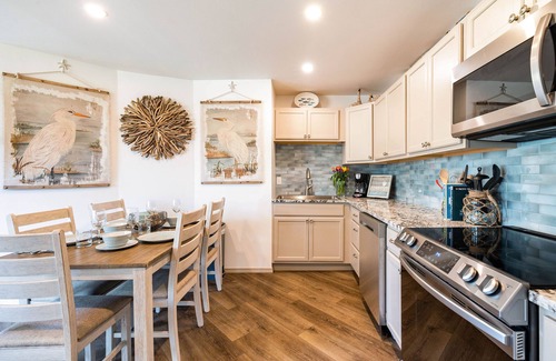 Grayland House | Fly Away to a Beachy Getaway at the Nest at North Cove