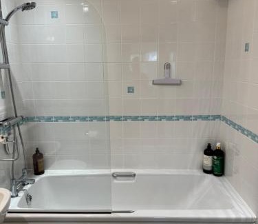 Crawley City Centre Apartment | Fly Hi-Town Centre Apartment