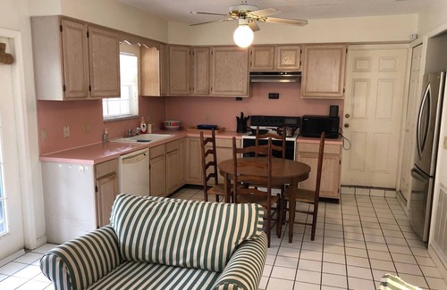 Fruitland Park Cottage | Fly-in place to stay close to The Villages