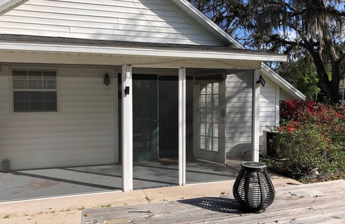Fruitland Park Cottage | Fly-in place to stay close to The Villages