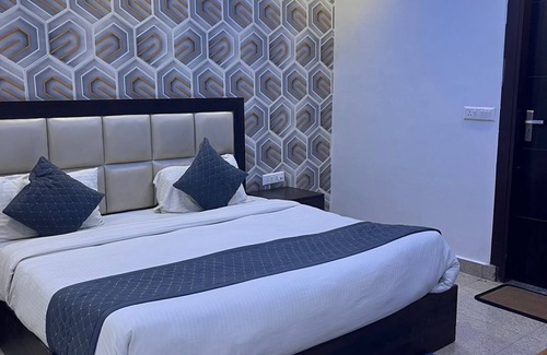 Vasant Kunj Hotel | Fly & Stay: Delhi Airport Flashpackers