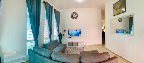 Sungai Baru Tengah House | Fnaa Tg Bidara Malacca Guest House - 3BR Fully Aircond