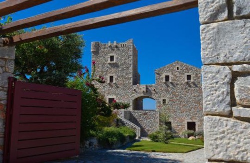 Omales House | Focalion Castle Luxury Suites