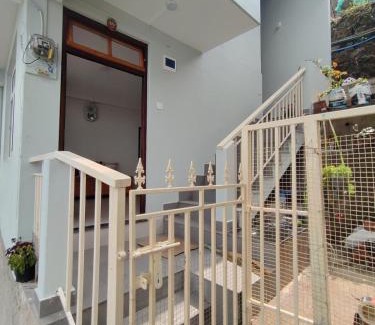 Karsiyang Apartment | Fog & Fern