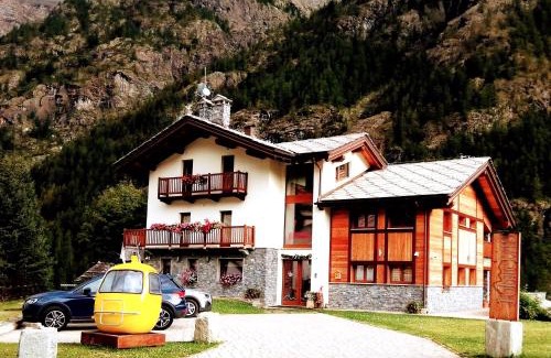 Gressoney-la-Trinite House | Fohre1748