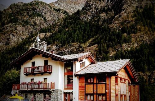 Gressoney-la-Trinite House | Fohre1748
