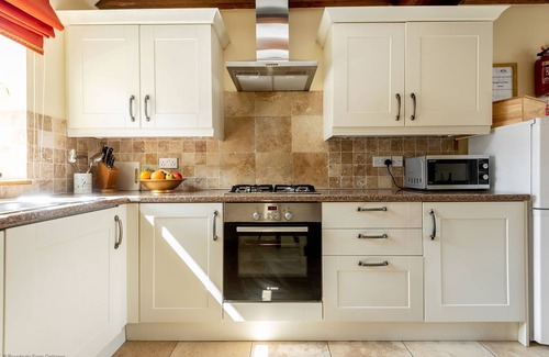 Beverley Cottage | Foldyard - sleeps 4 guests in 2 bedrooms