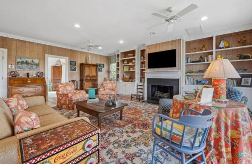 Debordieu Colony House | Folk Art Oasis home by Peace Vacations