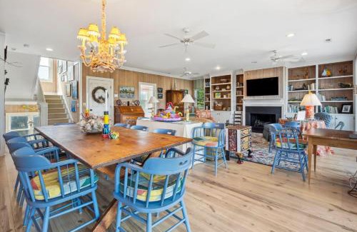 Debordieu Colony House | Folk Art Oasis home by Peace Vacations