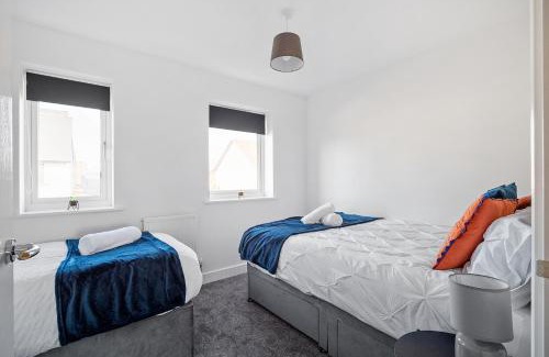 Folkestone House | Folkestone Retreat, Free parking