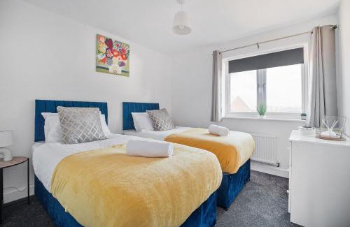 Folkestone House | Folkestone Retreat, Free parking