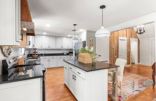 Mount Pleasant House | Folktale Cottage & Farmhouse Retreat