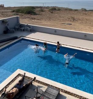 Sweimeh House | Follow Sea Villa