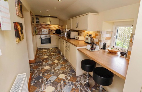 Old Bewick Cottage | FOLLY VIEW, pet friendly, character holiday cottage in Eglingham