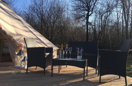 Blond RV Rental | Fonclaire Holidays - Bluebell Walk Glamping