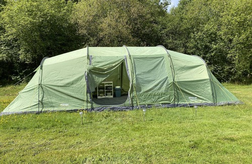 Blond RV Rental | Fonclaire Holidays - Carpers Rest Field View