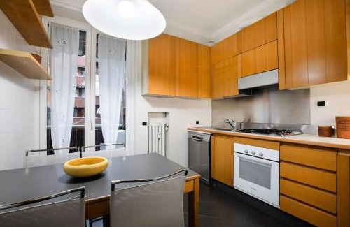 Morivione Apartment | Fondazione Prada - Quadrilocale in stile classico