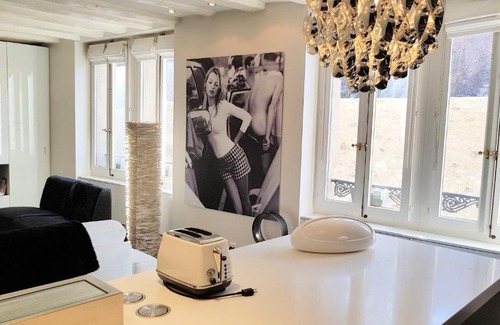 Bourg-de-Four Apartment | Fontaine