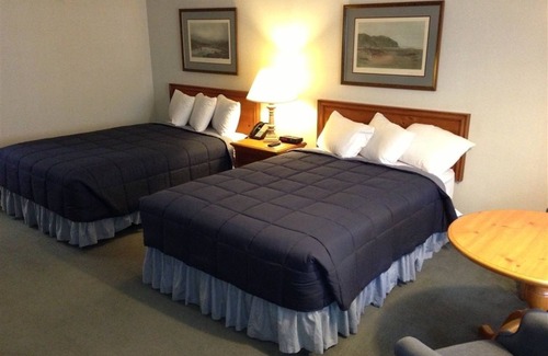 Fontana-on-Geneva Lake Hotel | Fontana Village Inn