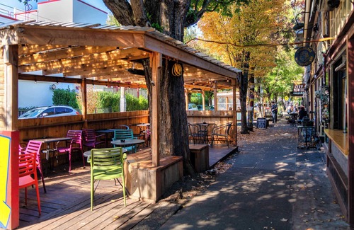 Belmont Apartment | Foodie Hotspot Walk Everywhere 1BR Retreat