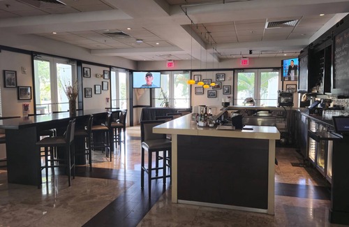 Doral Condo | Foodie Paradise in Downtown Doral – XL King Studio