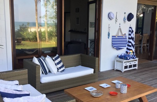 Juquehy House | Foot in the sand