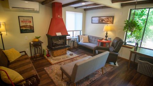 Lower Arapahoe Hotel | Foot of the Mountain Motel