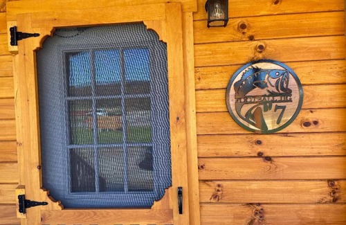 Scottsboro Cabin | FOOTBALL JIG CABIN