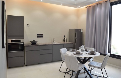 Medina Apartment | Foothills Luxury Residence