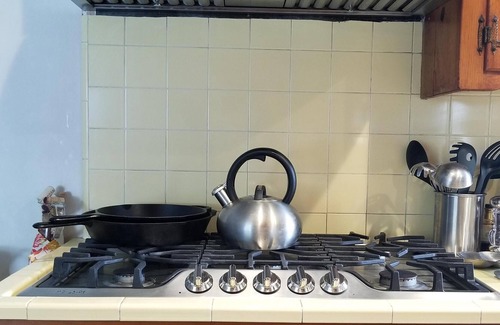 North Arroyo House | Foothills Retreat House near the Rose Bowl