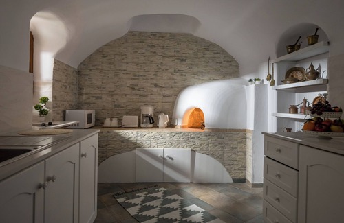 Messaria House | For All Seasons Mansion - Grand Apartment with plunge pool