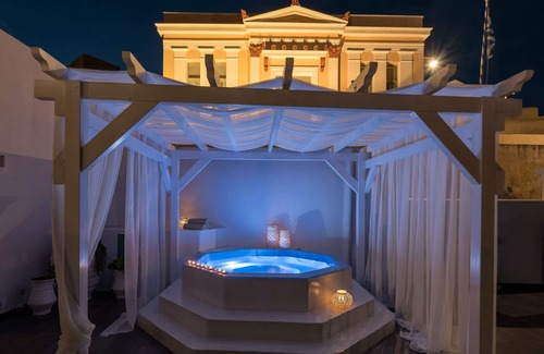 Messaria House | For All Seasons Mansion - Grand Apartment with plunge pool