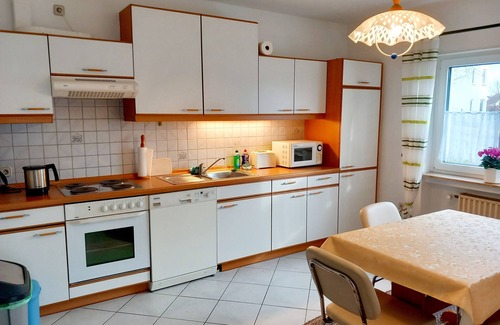 Reiskirchen Apartment | For companies only! Comfortable apartment for fitters near Gießen with own entrance.
