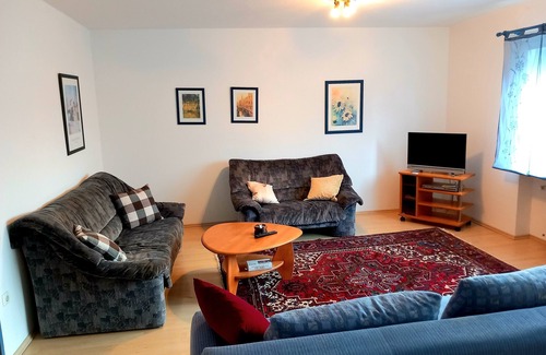 Reiskirchen Apartment | For companies only! Comfortable apartment for fitters near Gießen with own entrance.