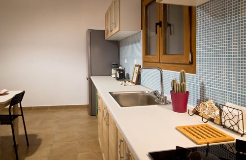 Panormos Villa | For families & friend groups close to beaches &climbing sectors. Great location!
