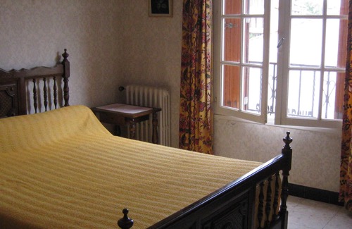 Prats-de-Mollo-la-Preste House | For hiking in the Pyrénées Orientales Rental of rooms for 2 or 3 people.