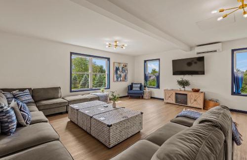 Long Pond House | For Lake Sake by AvantStay Lakefront Hot Tub View