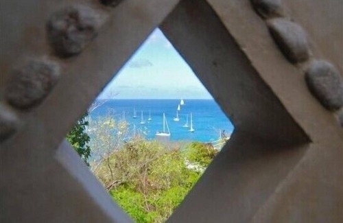 Princess Margaret Bay Apartment | For people who love to be at Princess Margaret Beach