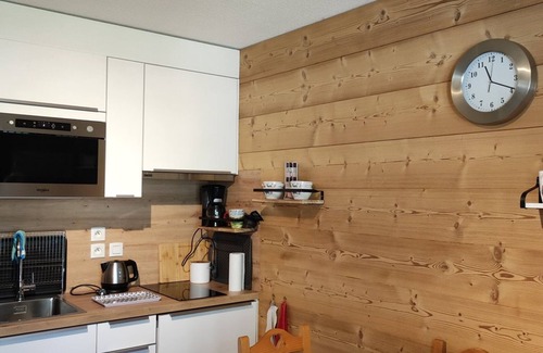 Station de Drouzin le Mont Apartment | For rent 2 rooms ski-in ski-out, well-decorated, parking