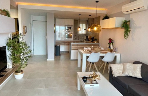 Los Altos Apartment | For rent: Penthouse Casa Esmeralda with large roof terrace, sea and pool view.