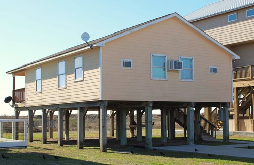 Matagorda House | For Sandy Toes & Sunny Vibes. Book Now!