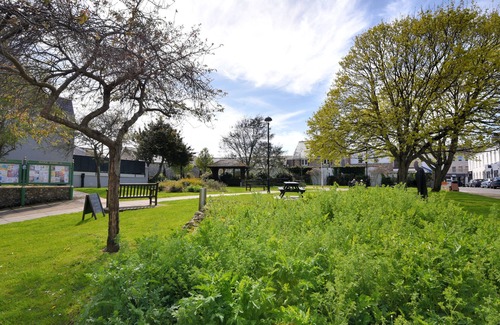 Seaton Cottage | FORE STREET HOUSE - APARTMENT 3, family friendly in Seaton, Devon